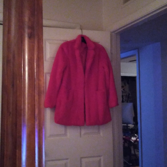 Red jacket - Picture 1 of 4